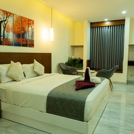 Miracle Hotel And Resorts Kozhikode Exteriör bild