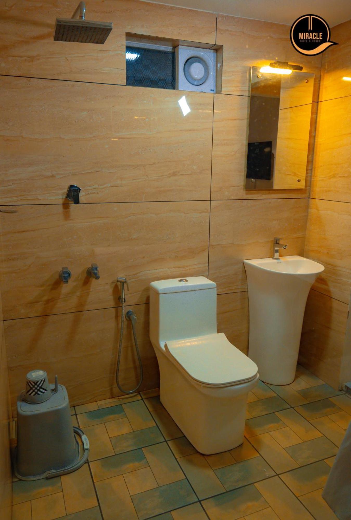 Miracle Hotel And Resorts Kozhikode Exteriör bild